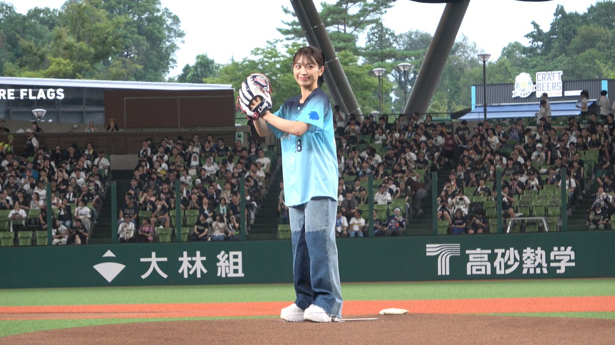 #アオフェス2026 のゲストに #miwa さんが登場！ #佐藤隼輔 投手、#森脇亮介 投手と練習を行い、本番に臨みました！ 試合後にはライブも行なっていただきます！ ▼全容はこちら #seibulions #打破 #圧倒的至近距離