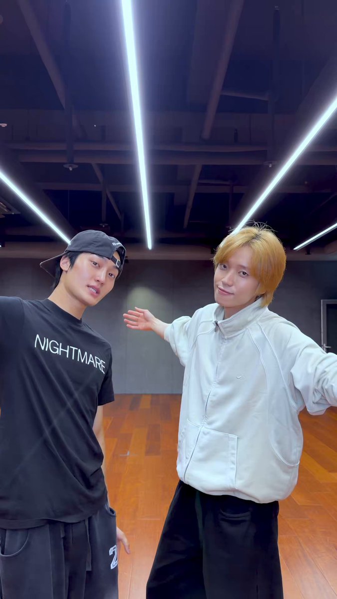 [🎥] Burn it up burn it up burn it up w/ #NIEL 🐍 니엘 NIEL ▶ #CRAVITY #크래비티 #TAEYOUNG #태영 #니엘 #ReDeFINE #AWAKE #AWAKE_Challenge