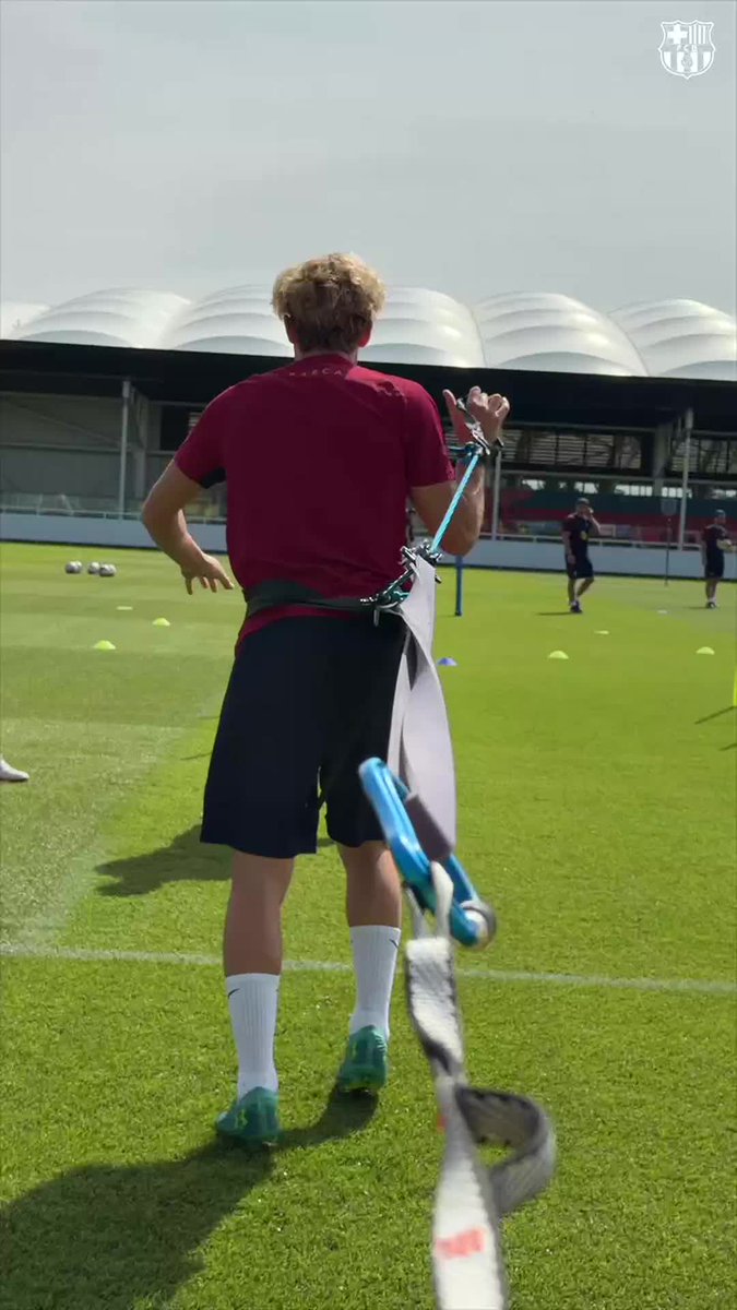 Warming up for a big day of training. 🏋️‍♀️⚽️