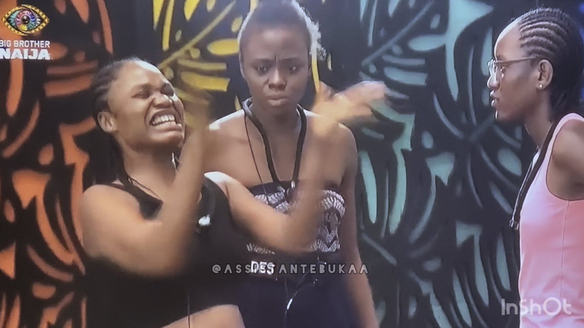 “No cry oh….hold your eye strong” -Flora vs Abi 😂😂😂🔥 #BBNaija