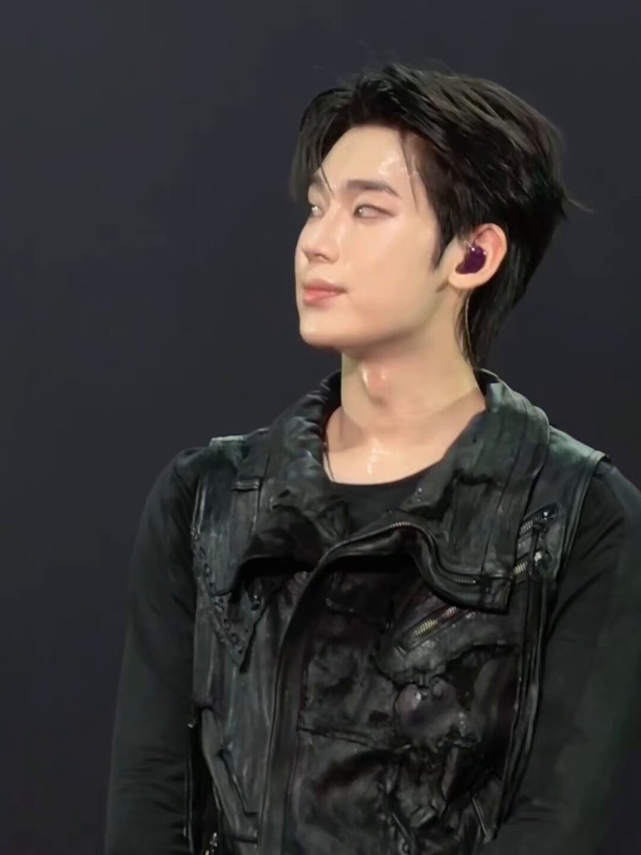 sunoo looking so fine 🫠