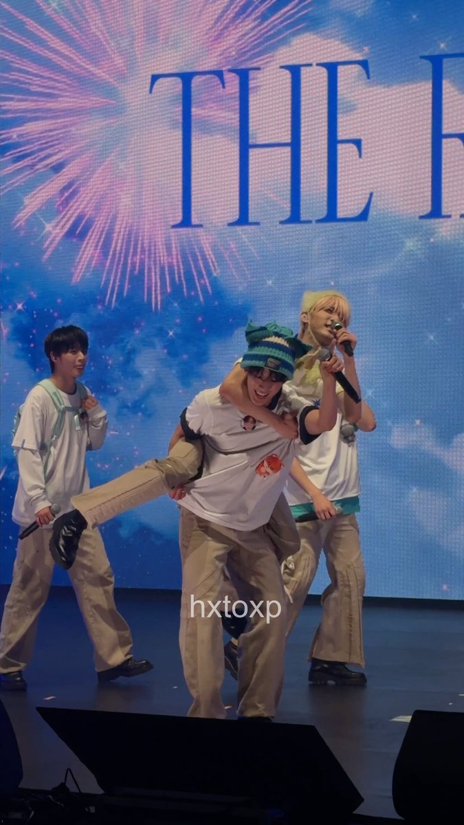 During the third “Just Say Yes” in Taipei, the members went back to the stage and everything became wonderfully chaotic 😂💙 Steven even lifted Daisuke onto his back while the others danced along to the “Just Say Yes” steps. It was such a fun and unforgettable moment that showed how much they enjoy being with FOHAs. #AHOF1stTOUR_TAIPEI #THE_FIRST_SPARK #THE_FIRST_SPARK_IN_TAIPEI