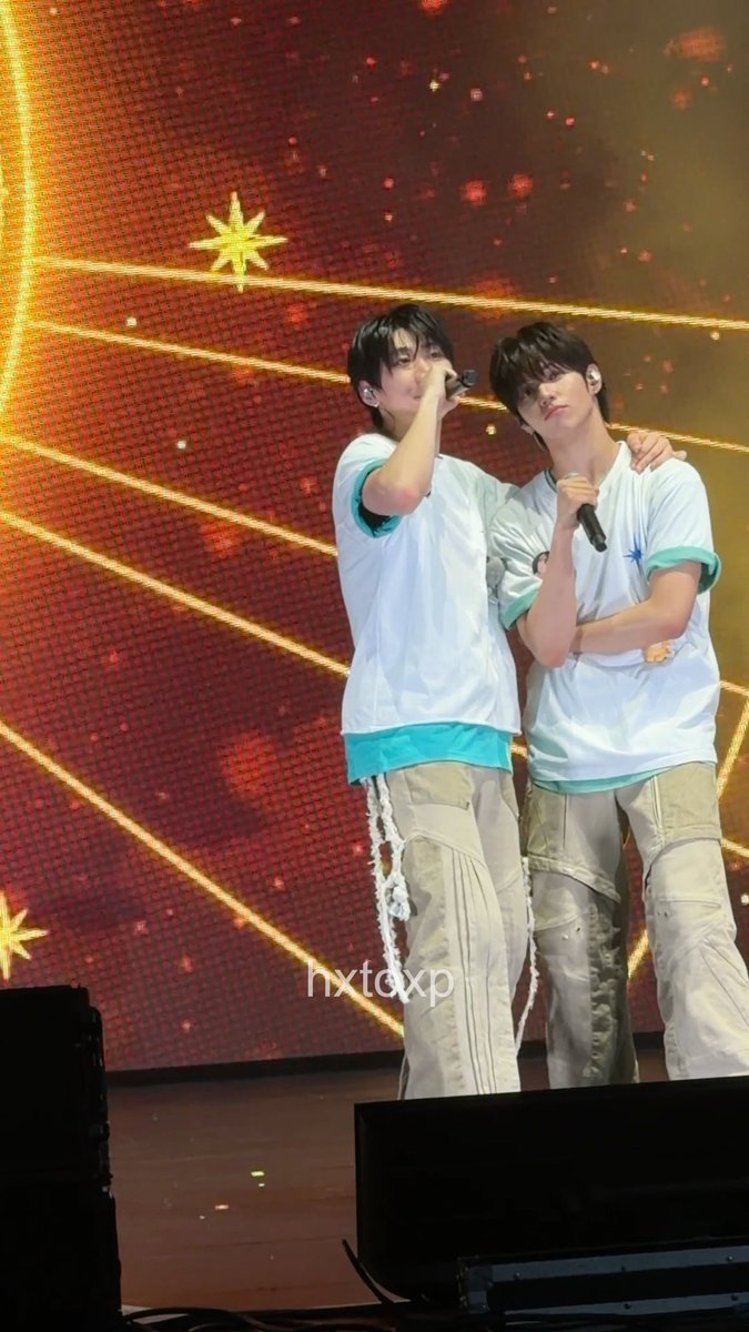 Hani and JL’s iconic “Our Story” part 🥹💙 It felt like they were singing directly to each other — “You’re always on my mind, I’m always by your side.” #HANEULZ #AHOF1stTOUR_TAIPEI #THE_FIRST_SPARK #THE_FIRST_SPARK_IN_TAIPEI