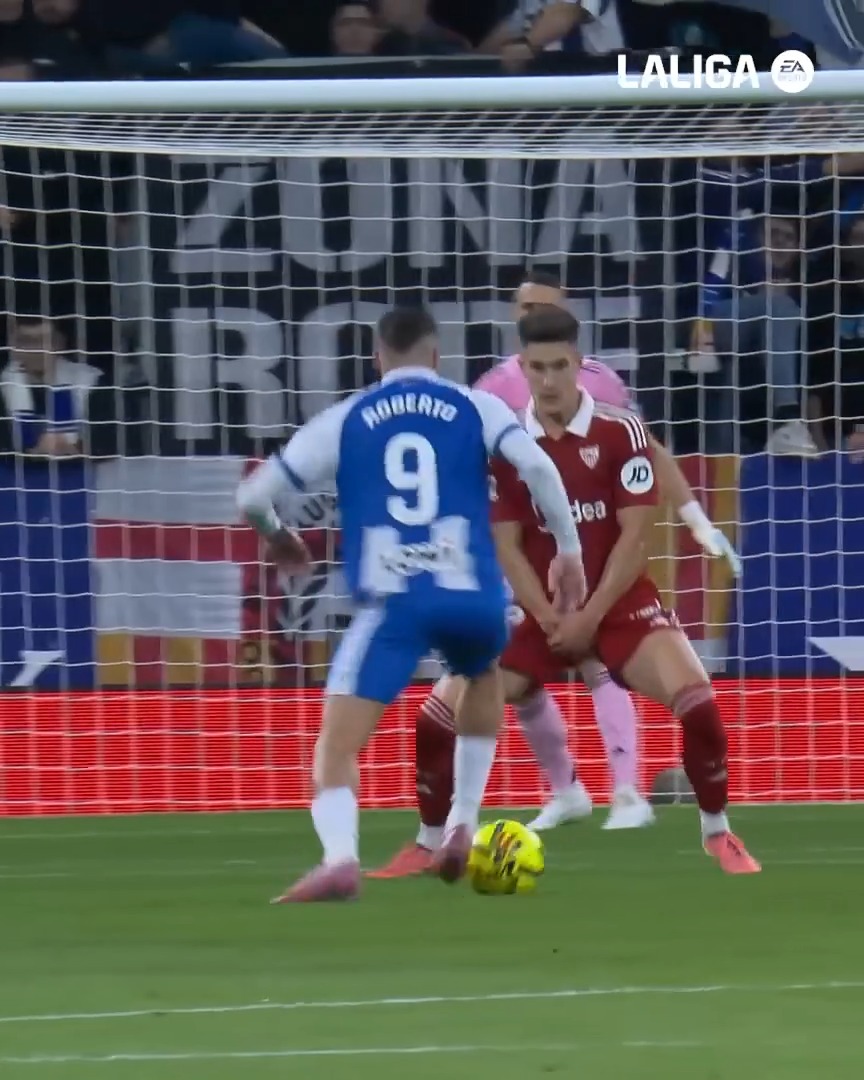 Lo mejor de la temporada de Roberto Fernández con el RCD Espanyol de Barcelona.💙 LALIGAHighlights