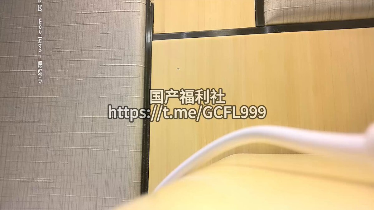 高价网约极品学生妹兼职，清纯邻家乖乖女，粉嫩苗条舌吻不断，近景调情啪啪娇喘连连