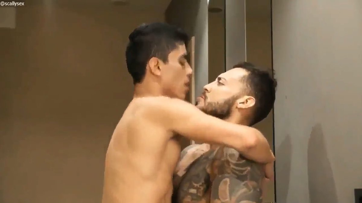 Chudai 🥵 🍑 Joaquín Santana 🍆 Viktor Rom Venus Here’s a dirty, slutty version in English: Whether it’s in the bedroom, on the floor, or right in the living room… me and my stepdad love to fuck wherever the hell we feel like it. His grip is out of this fucking world. #stepdad #gayporn #nsfwtwtًً #daddy #grip #fuck