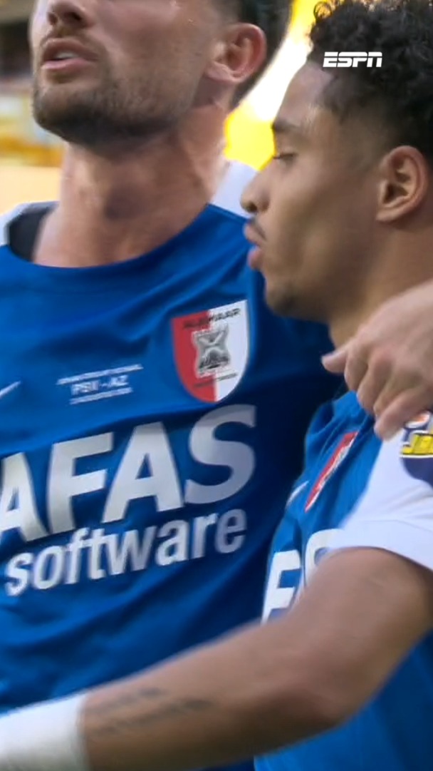 Ro-Zangelo Daal maakt er vanaf de stip zelfs 0-4 van! 😳 #psvaz