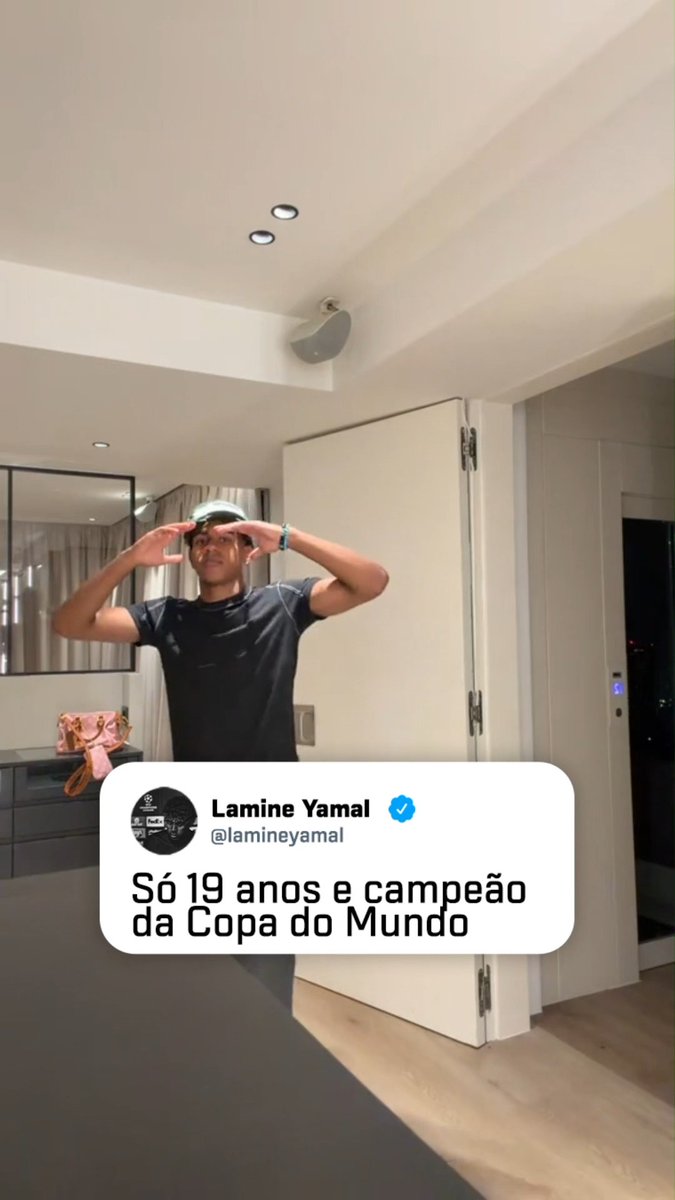 LAMINE YAMAL TÁ SOLTINHO! Através de seu TikTok, o craque da Espanha postou esse vídeo com essa legenda aí! Ele pode... 📽️ lamine.yamal/tiktok #FutebolNaESPN