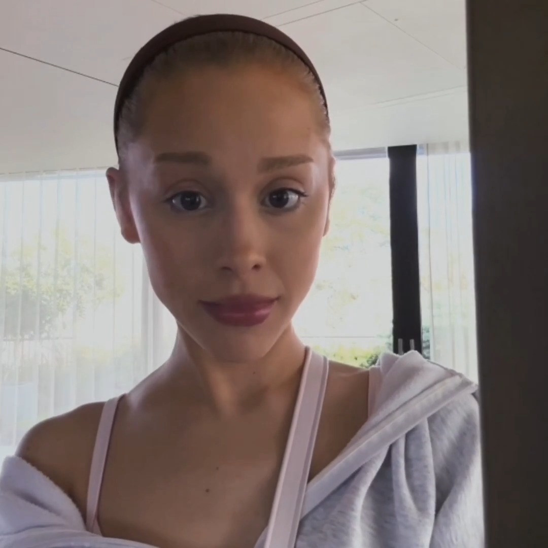 it's insane how people completely misconstructed this video & COMPLETELY missed the point. she never once said "i'm the healthiest i've ever been", she literally gave an anecdote where people loved how she looked & *deemed* it her healthy when she was FACTUALLY unhealthy