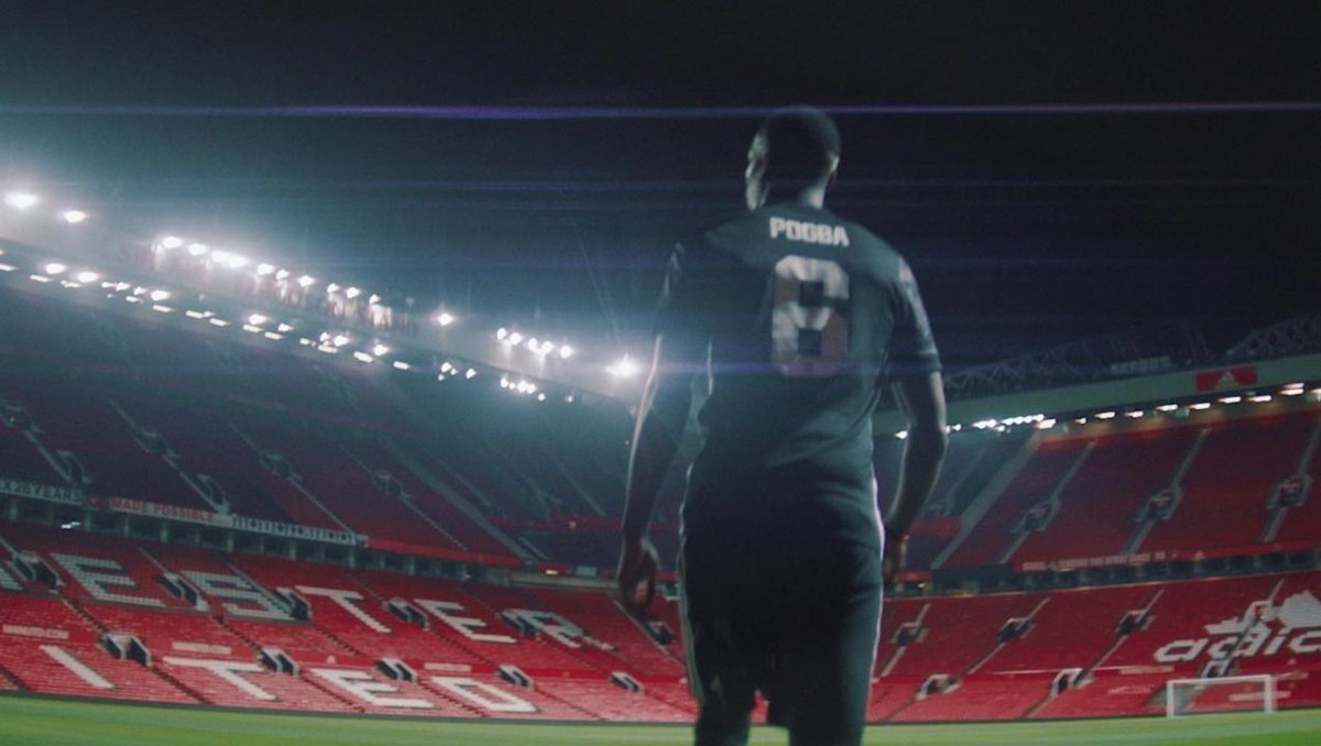 🎶 Who remembers when we used to get music artists to reveal the new kits? 🔴 Is it something the club should bring back? 🤔 #MUFC