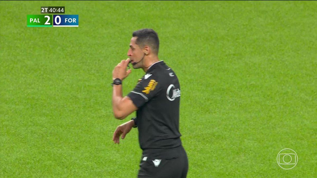 Após revisão de vídeo, gol de Flaco López, do Palmeiras, é validado: 3 a 0 no Fortaleza!