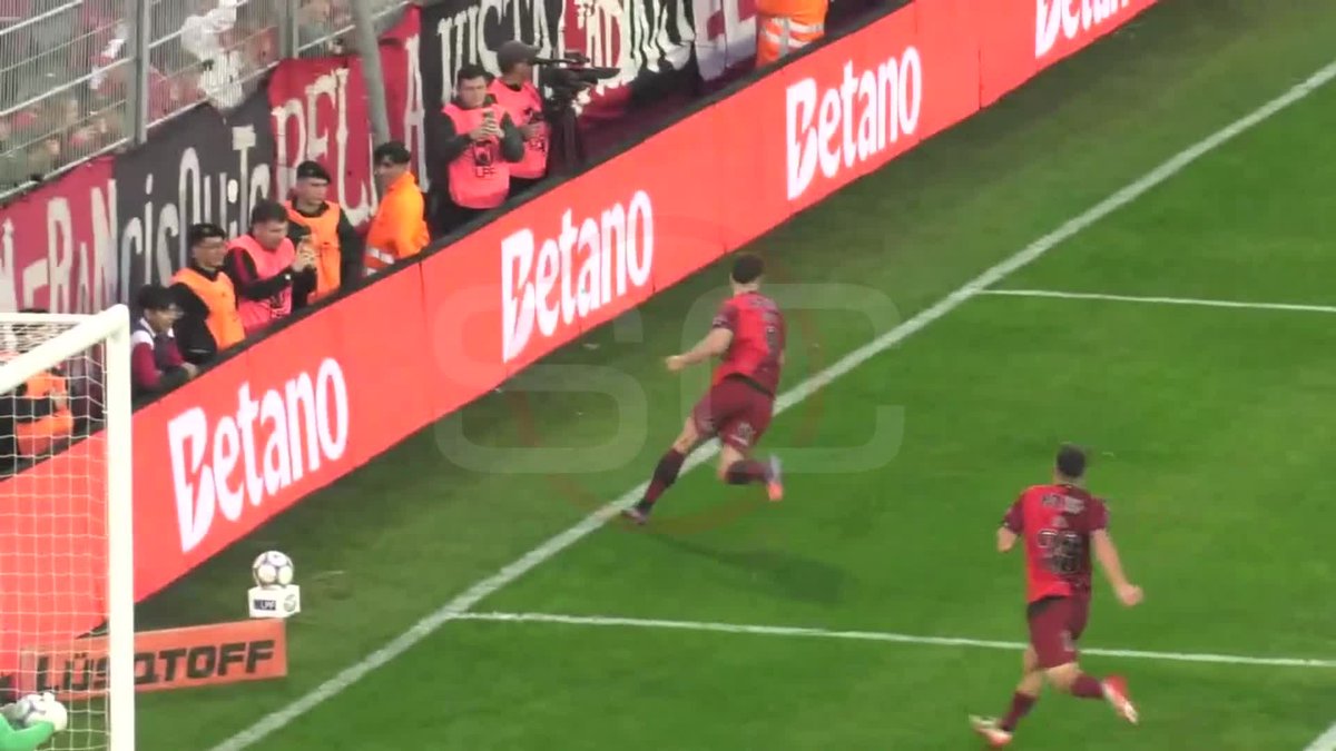EN EL ÁREA SIEMPRE HAY TIEMPO: GOLAZO DEL ZORRO CÓCCARO PARA EL 1-1 DE NEWELL'S A BOCA.