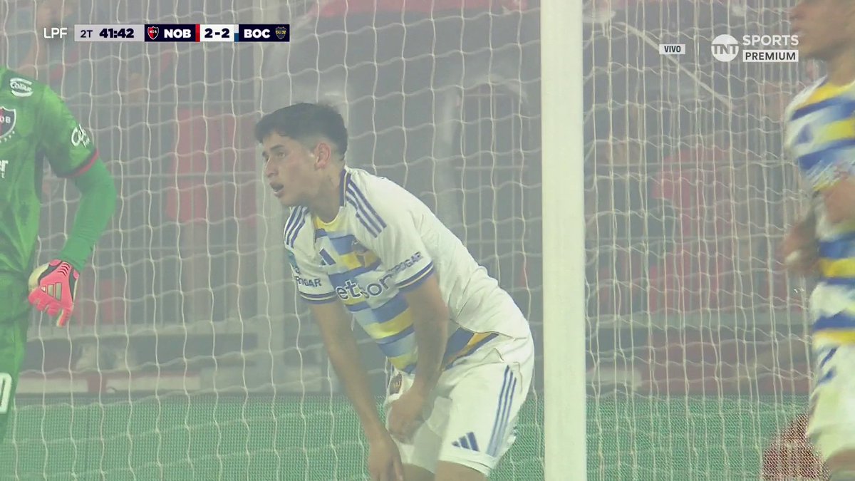 😔El PALO le NEGÓ el gol a #Aranda y el 3-2 a #Boca.