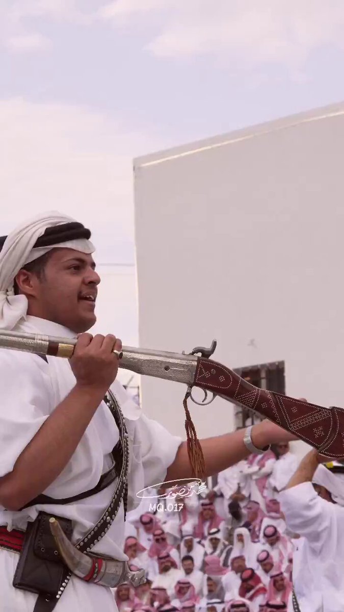 من المقاطع اللي يشوش لها الرآس #بني_عمرو أتعبتم من بعدكم العمام عز ، والخوال فخر