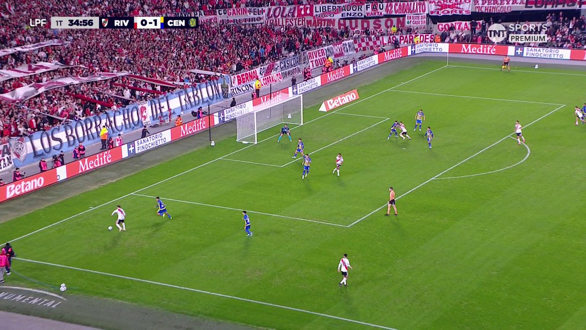 EL VAR ANULÓ LO QUE ERA PENAL PARA RIVER El VAR corrigió el penal que había cobrado Ramirez para el "Millonario" Viví el Torneo Clausura 2026 por TNT Sports Premium y disfrutalo también en HBO Max 👉 #Suscribite #LPFxTNTSports