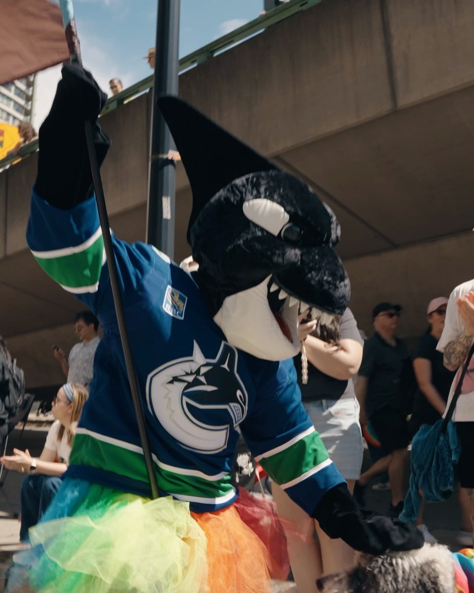 Love out loud! 🌈 Proud to support our community at today's #VanPride parade!