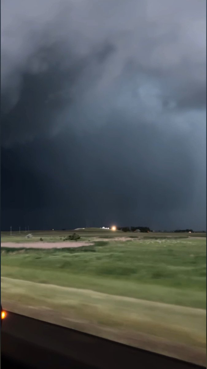 This isn't storm chasing. It's survival. 🌪️ A new #IntheEyeoftheStorm starts now on Discovery.