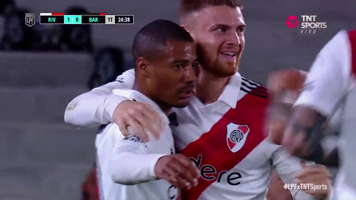 Hoy tenemos un futbolista que haga esto? Como se extraña un mediocampista que le brinde vorágine a River.
