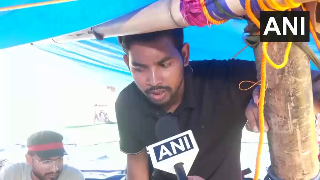 A student protester says they welcome support from anyone, personal, social, financial, or otherwise because this movement is not just for one institution, but for students across Jharkhand and the country. “We are the voice of the coming generation. All we want is for our demands to be heard. Send a delegation, present our case, so that we can pack up our belongings and return home.” A simple question: why aren’t these students receiving the same support and solidarity that protestors at Jantar Mantar have received?