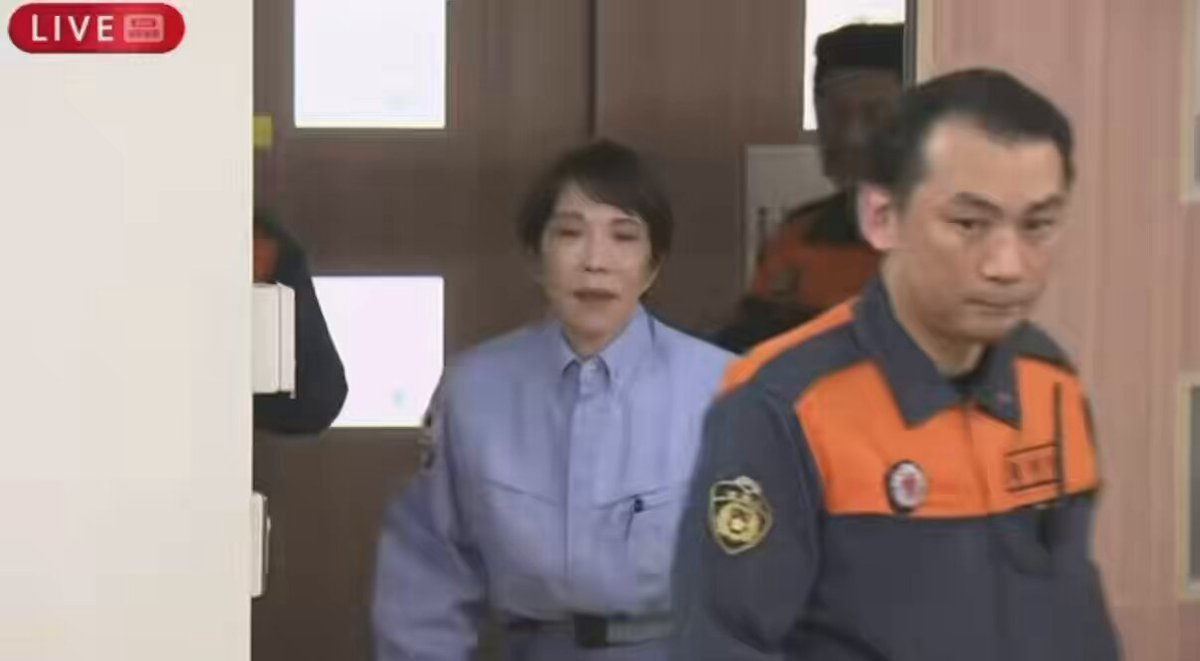被災者の皆さまとの意見交換に臨まれる高市総理🙏 「心からお見舞い申し上げます。避難所でのお困りごと等についてお聞かせ下さい。国でできることは全部やります」
