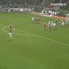 🇩🇪 Lothar Matthäus produced one of the most iconic goals of his career in 1992, unleashing a stunning long-range volley for Bayern Munich against Bayer Leverkusen. It won Germany's prestigious Tor des Jahres award, the Goal of the Year.