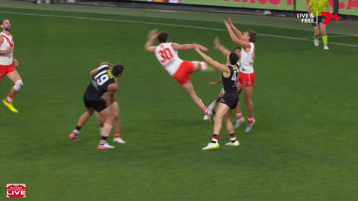"Surely we've gone past this? That's not forward craft... I'm concerned about what they (St Kilda) look like up forward (next year)." 🗣️ Nick Riewoldt on St Kilda's forward line