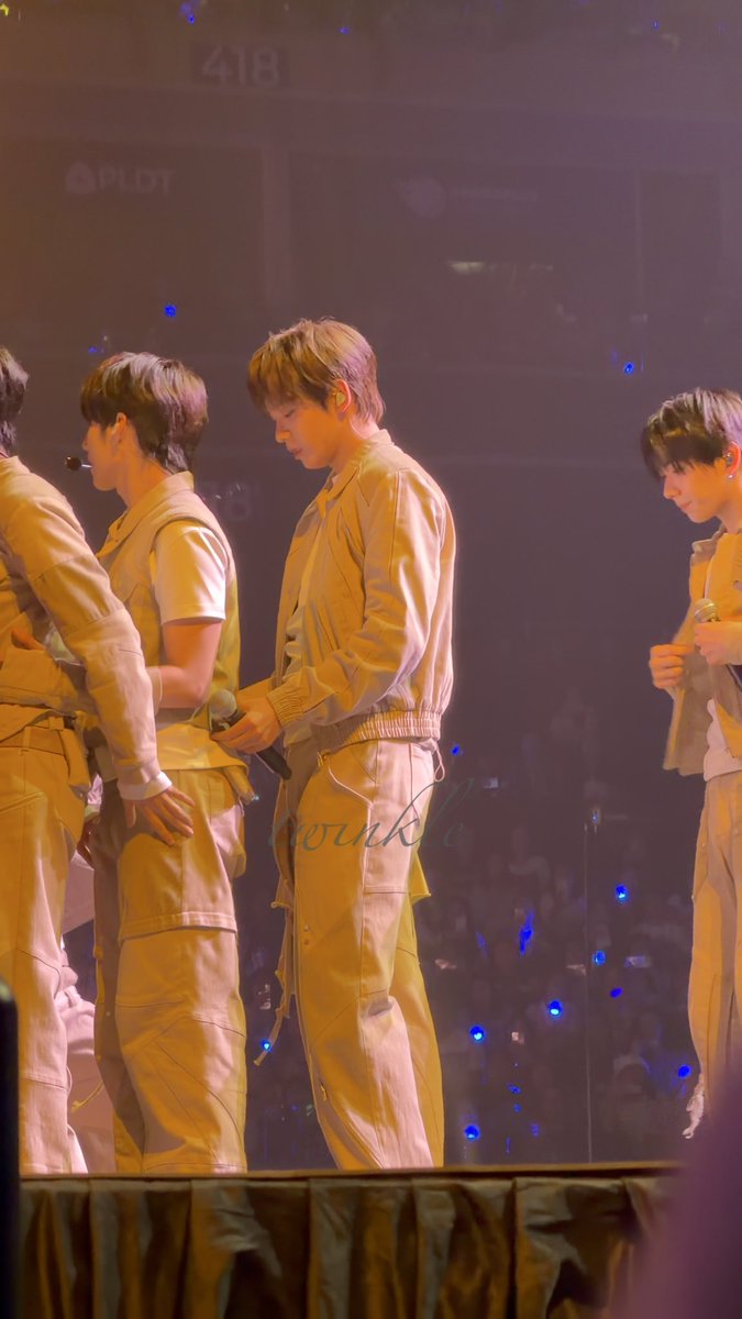 bobo always taking care of jl 🥹 our #bofei ~ noticed this while reviewing my fancams kasi pcd is REALLLLL