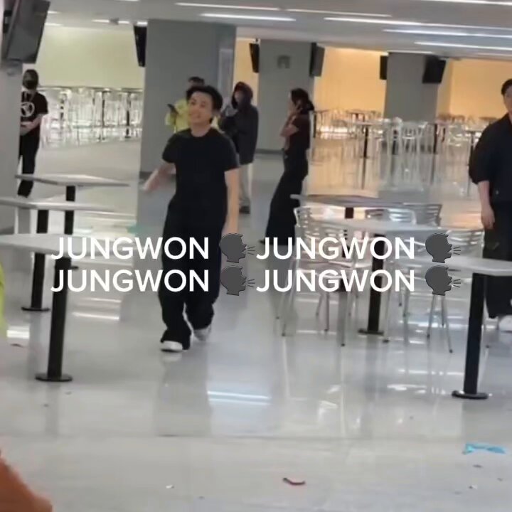 "WHO'S THE BEST LEADER???" jungwon 🗣 jungwon 🗣jungwon 🗣jungwon 🗣jungwon 🗣jungwon 🗣 EVERY SEND OFF GOT HIM TWIRLING AND DANCING 😭😭 HES SO HAPPY