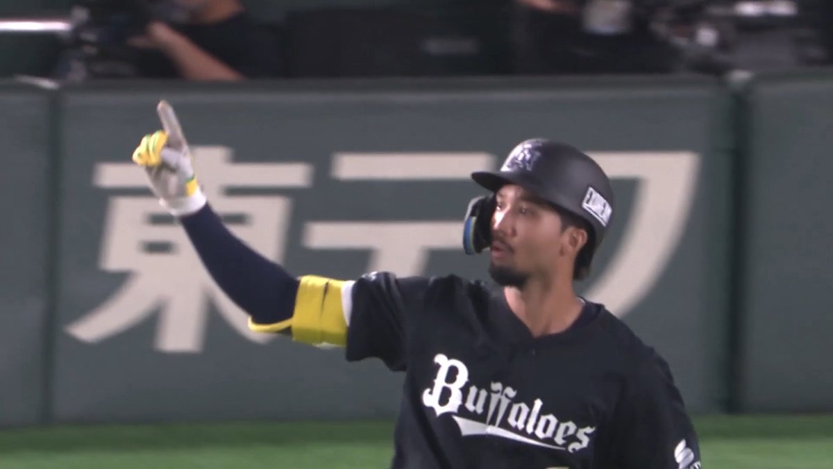 バファローズファンが待ち望んだ一発が遂に飛び出した✨ オリックス 宗佑磨 選手が同点2ランホームランを放ち、試合を振り出しに戻す‼️🔥 👇スマホ・テレビで試合観戦！