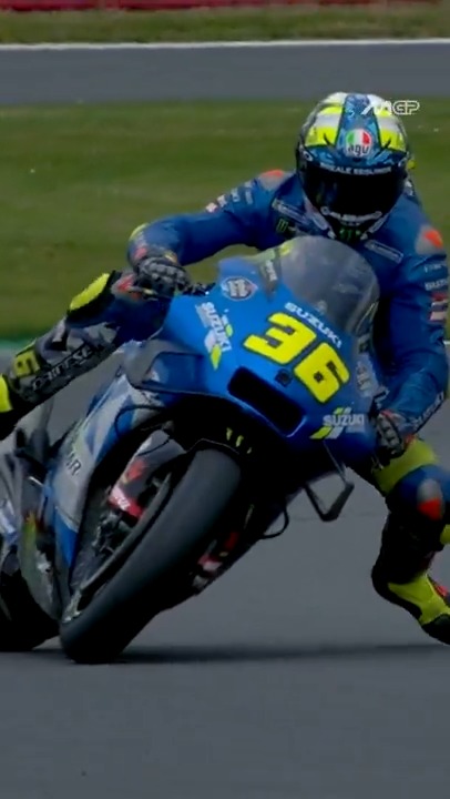 Incredible saves, close finishes, heartbreak 🤯 The #BritishGP 🇬🇧 had it all over the years! #MotoGP