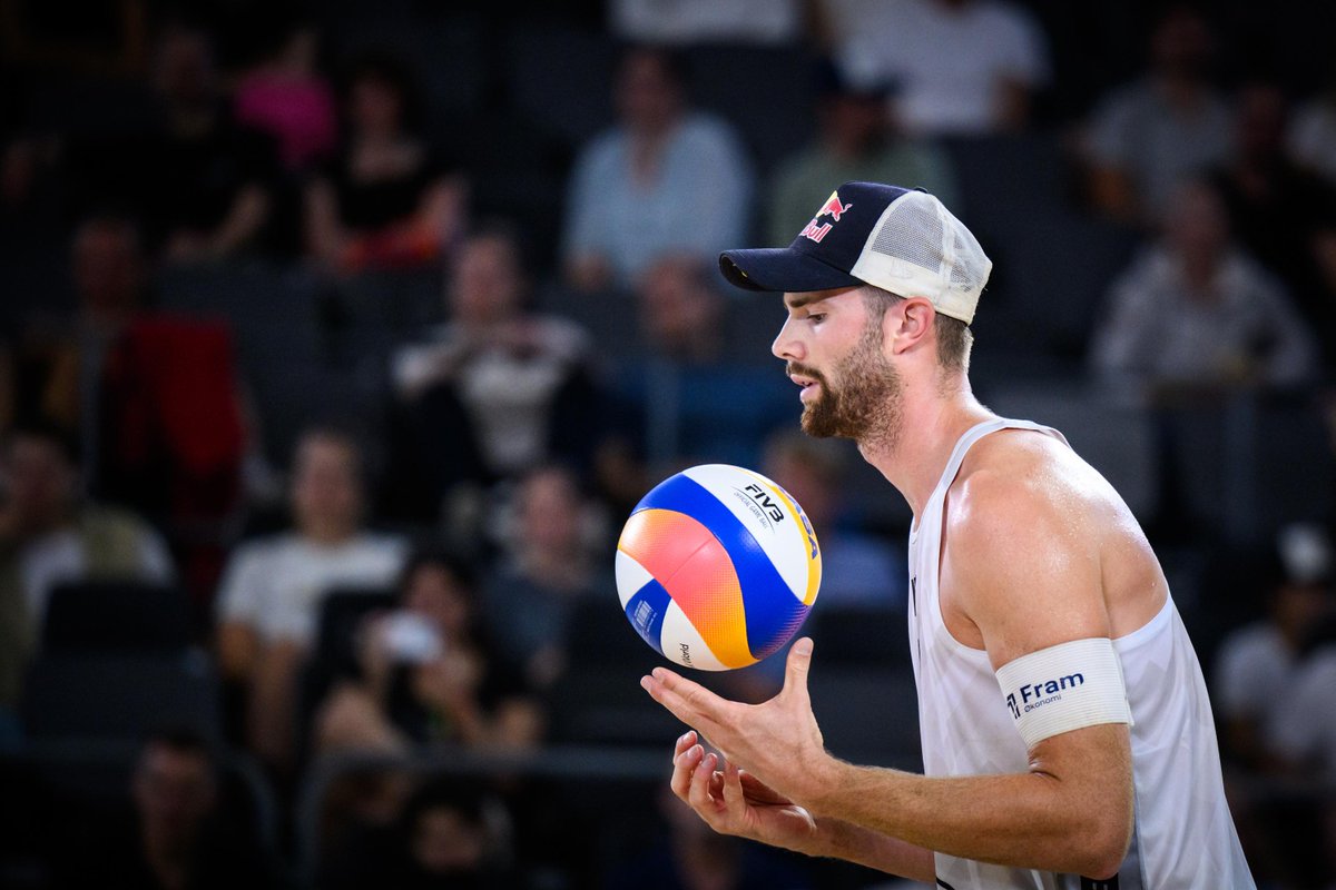 O mundo do voleibol ganhou uma notícia GIGANTE. 🇳🇴 Anders Mol irá jogar na quadra e defenderá o Verona em 2026/27. Campeão olímpico e mundial, um dos maiores gênios do vôlei de praia. Será meu passatempo favorito na temporada de clubes.