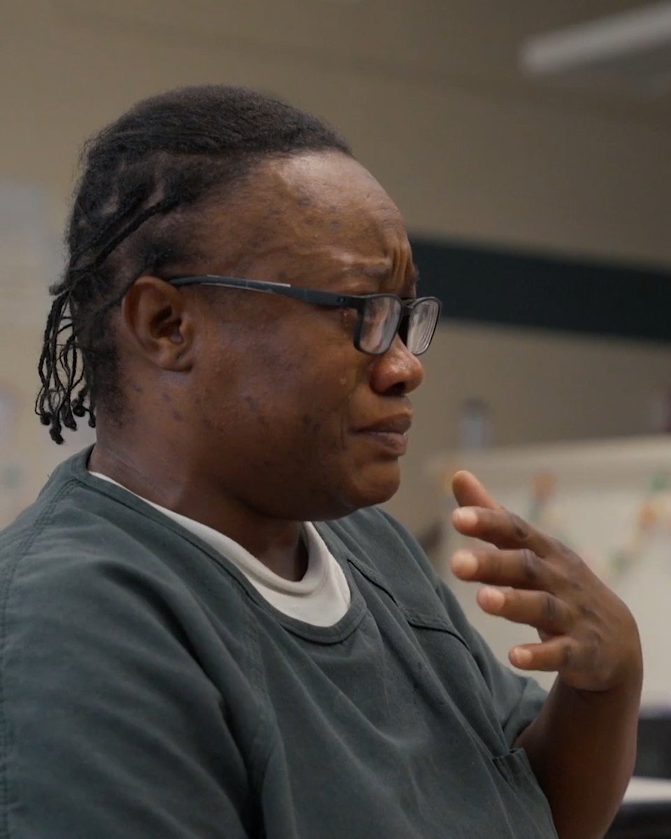 Through group sessions, the women in the SATP program find strength in one another while navigating their recovery journeys. See more on #120HoursBehindBars tonight at 9P on Discovery.
