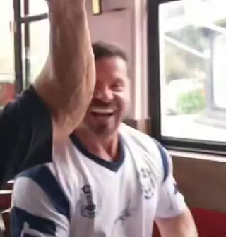 "nao gosto de ir pra escola" eu tambem na escola me passando