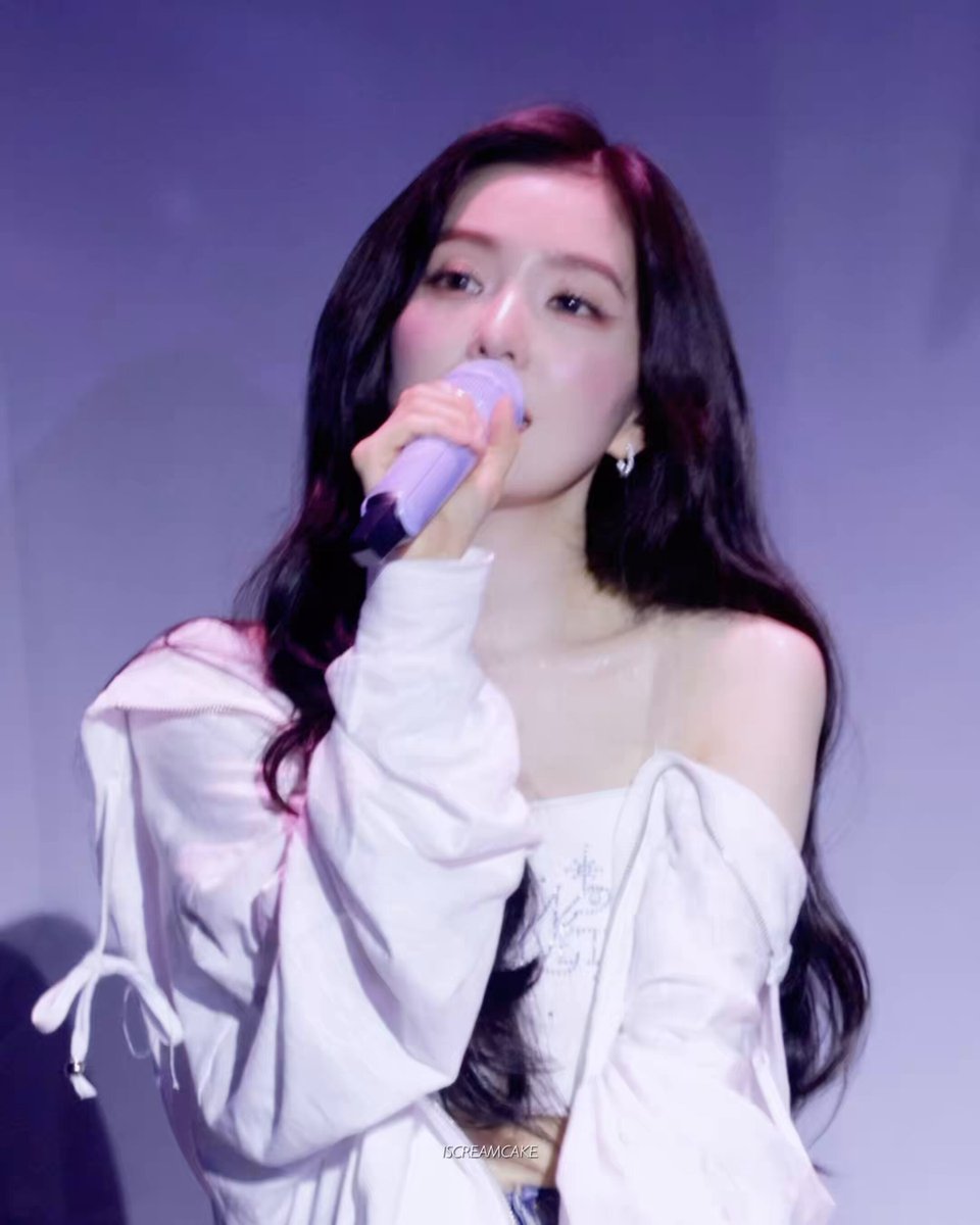 [4k] 260802 사탕 - 레드벨벳 (Red Velvet Irene focus) 아이린 직캠 A Day in Red &amp; Velvet via YouTube 남몰래 울음 참는 아이린 언니 보실 분…