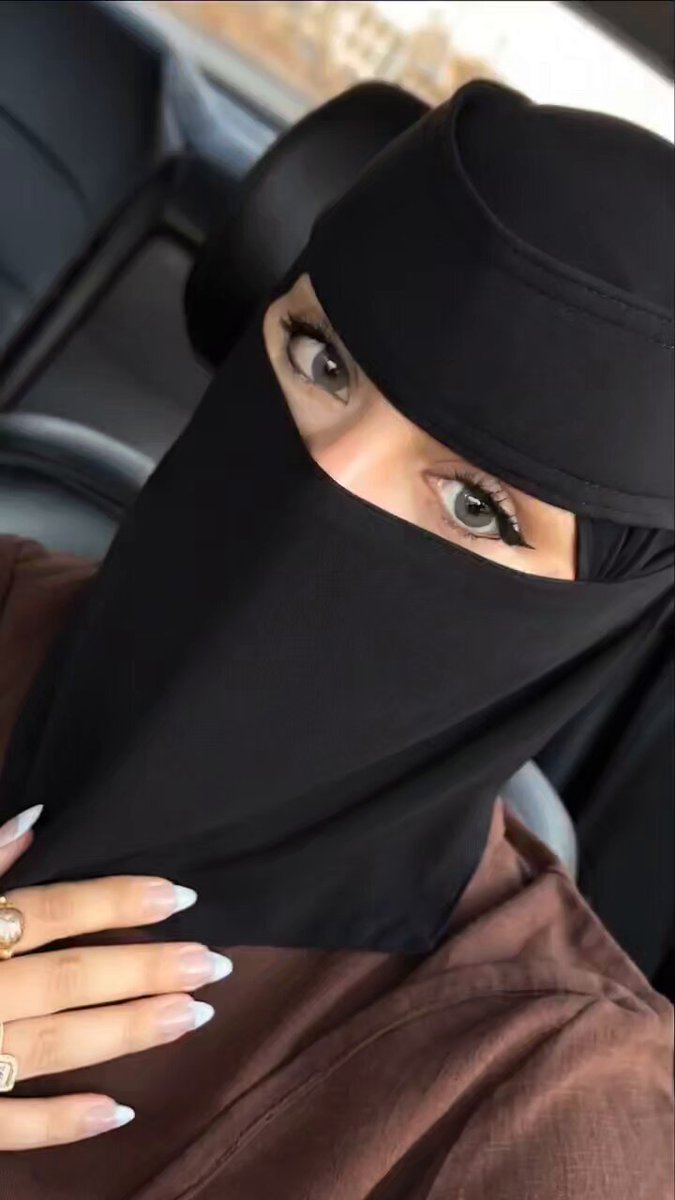 اقسم بالله انا محتاجه سائق يكون عمره 30و60 السنة يكون سائق خاص عندي بشرط يقيم معانا تواصل معي بالوتساب واتسابي موجود في البايو