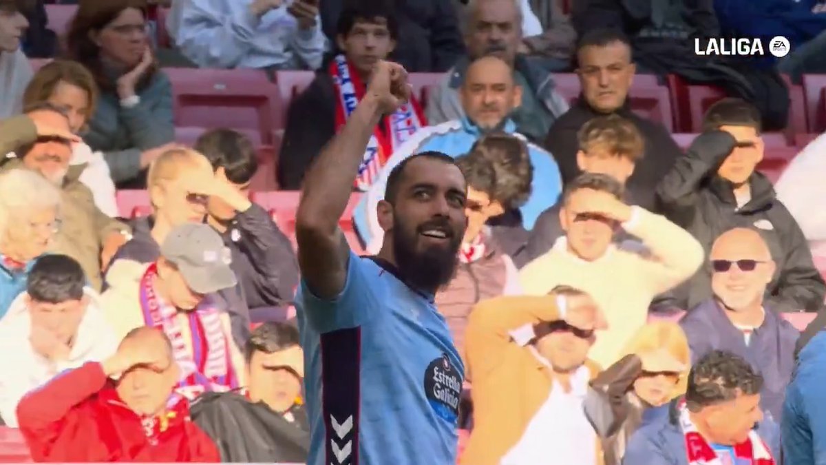 En el área manda el 𝗣𝗔𝗡𝗗𝗔. 🐼 Un campeón del mundo que juega en LALIGAEASPORTS. LALIGAEsMundial