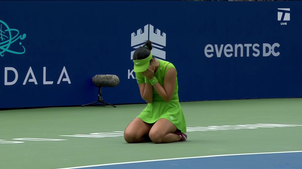 It’s Eala’s moment 🥹 For her first WTA tour-level title, the 21-year-old bests Pegula in a three-set battle spanning two days. 🌂💪 #MubadalaDCOpen