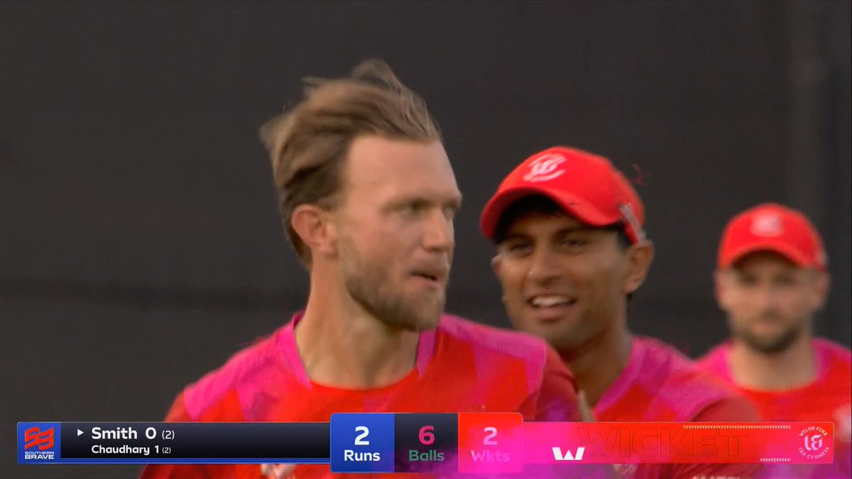 Both openers are GONE! ❌ Phil Salt takes a sharp catch off the bowling of Sam Cook ⚡️