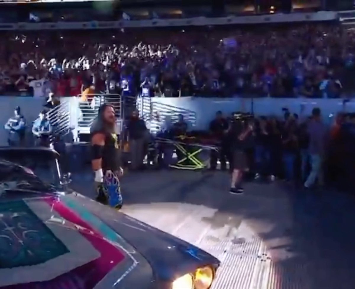ONE OF THE MOST ICONIC ENTRANCES IN SUMMER SLAM HISTORY 🔥 WHAT A MOMENT MAN.
