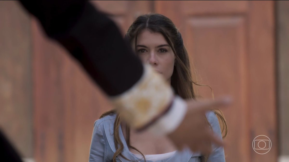 O Felipe chegando a cavalo pra resgatar a Lívia como um verdadeiro lorde do século XIX e a Melissa PASSADA no chão, toda trabalhada no ódio! 🗣️ Chamou nosso cristalzinho de "sonsa", mas de sonsa ela não tem NADA, meu amor! É A PATROA! 💅✨ #AlémDoTempo #EdiçãoEspecial #TVGlobo