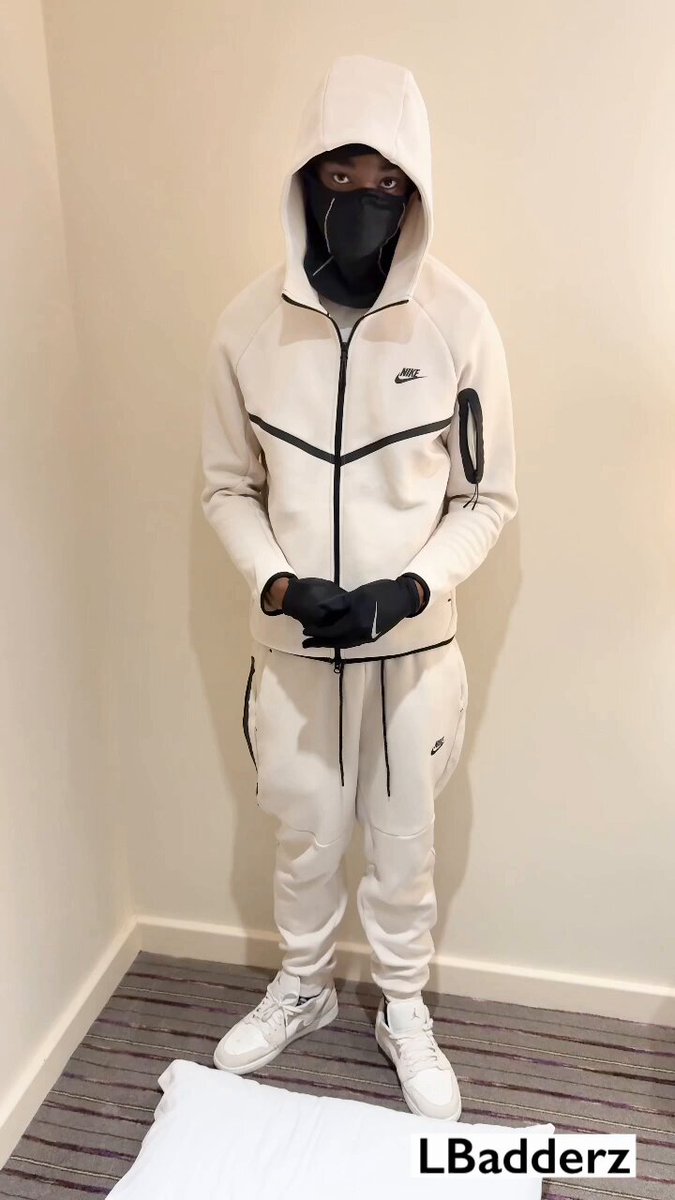 💸 𝗝𝟭 𝗥𝗮𝗰𝗸𝘇 𝘿𝙚𝙗𝙪𝙩🎬 Brand new London Roadman 🛣️🥷🏽 He’s 18 yo &amp; towering at 6’3 Nice cut wood too 😍 2️⃣ brand new sessions 🎥uploaded to JFF Subscribe to see this tall YN nut 💧 🔗