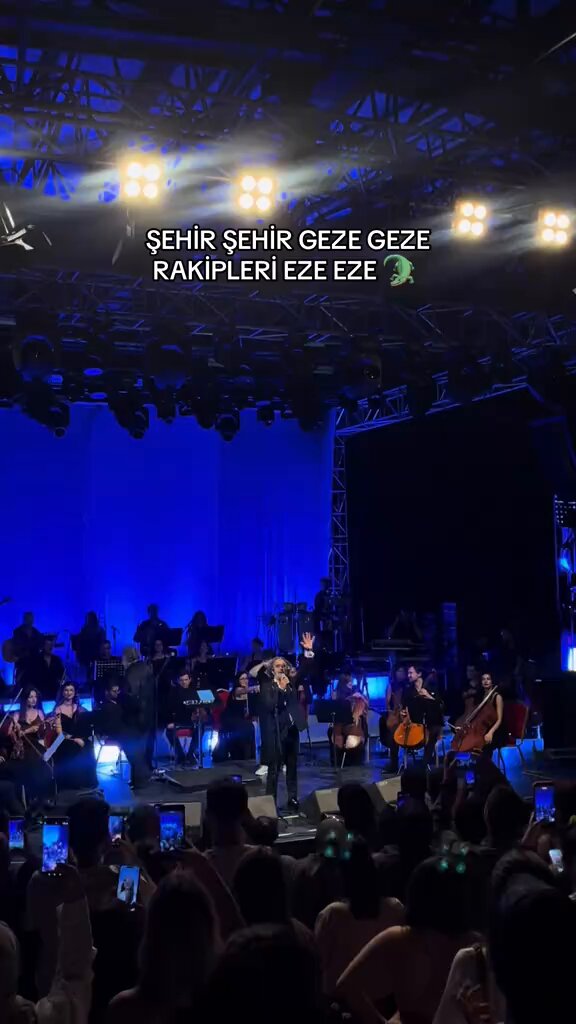 Fettah Can, Bursaspor için marş yazdı... "Şehir şehir geze geze, Rakipleri eze eze, Süper Lig kupasını Koyacağız yine müzemize."