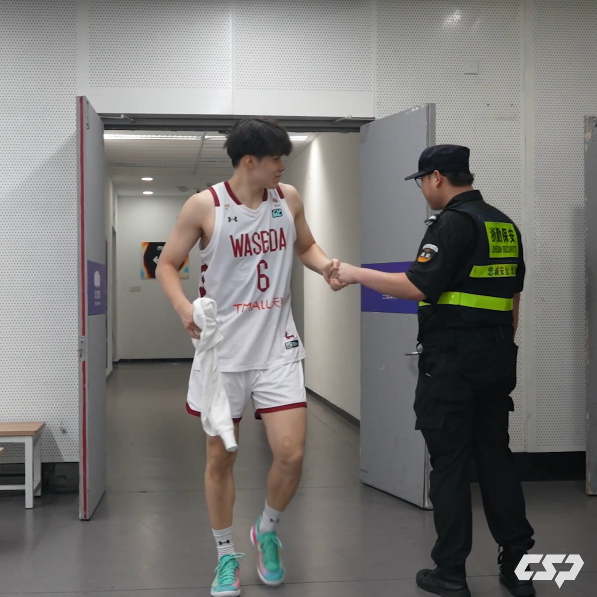 警備員もファンになる🤣🤝⁉️ 三浦 健一(早稲田大学4年)のバスケットカウント2連発!! #AUBL #大学バスケ