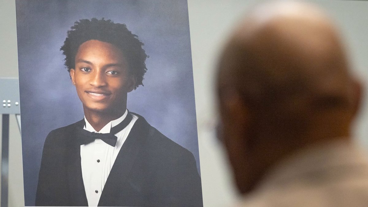 The questions surrounding Nolan Wells' death aren't going away. New autopsy developments and newly surfaced footage are raising even more concerns as the investigation continues. Plus, Ja Rule opens up about the costly financial mistake that taught him a lesson he'll never forget. #BETNews