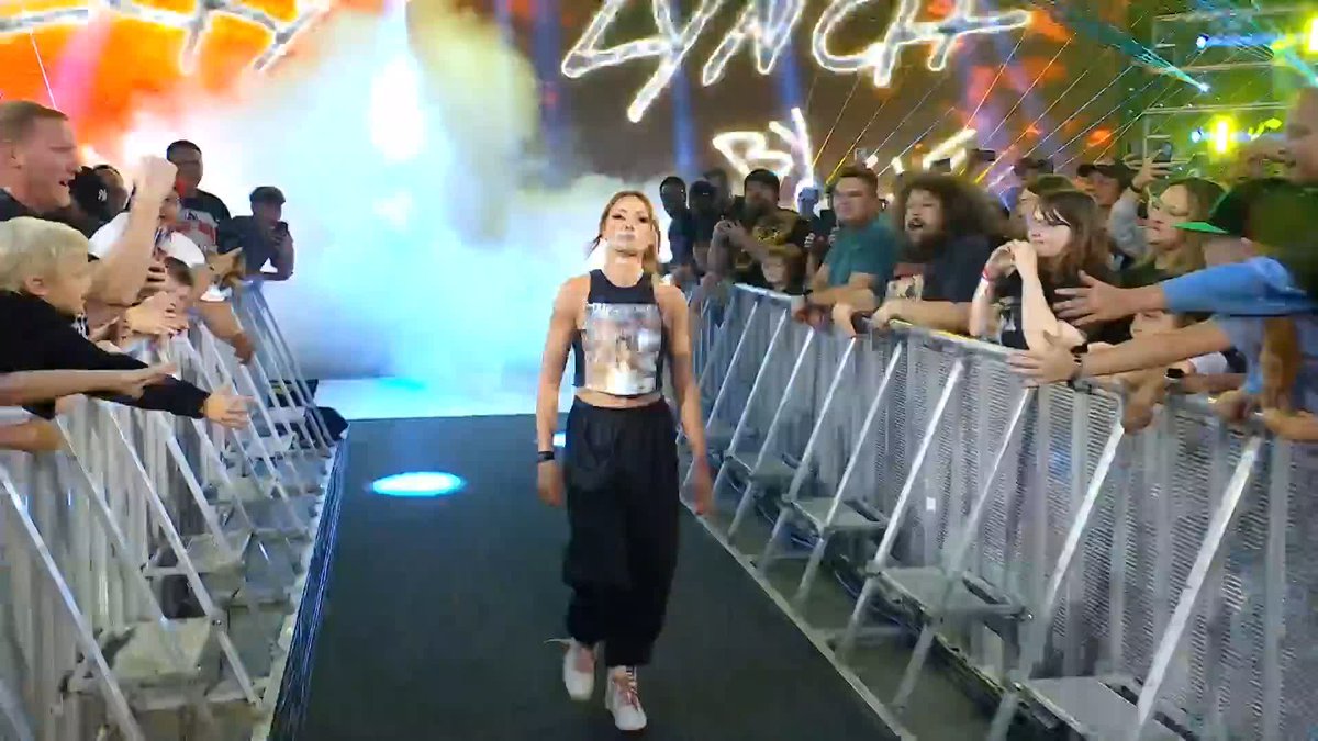 BECKY LYNCH IS SO BACK 👏 Rebecca Quin