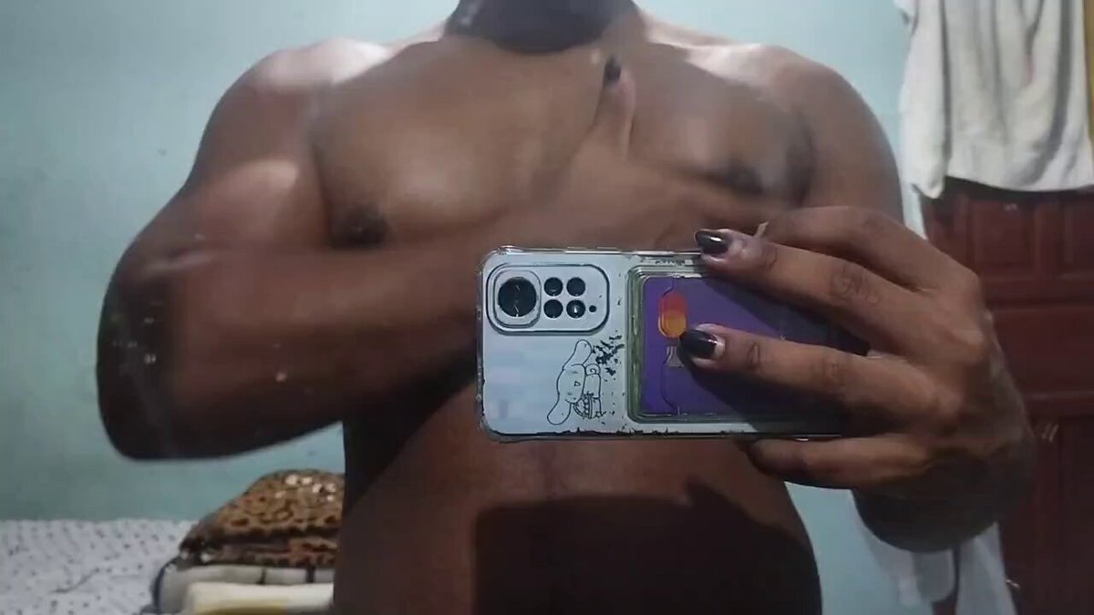 Parte importante da minha rotina, que é massagea-los antes de ir dormir💤😪