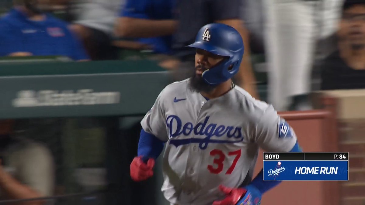 Teoscar sent one outside of Wrigley. 😳