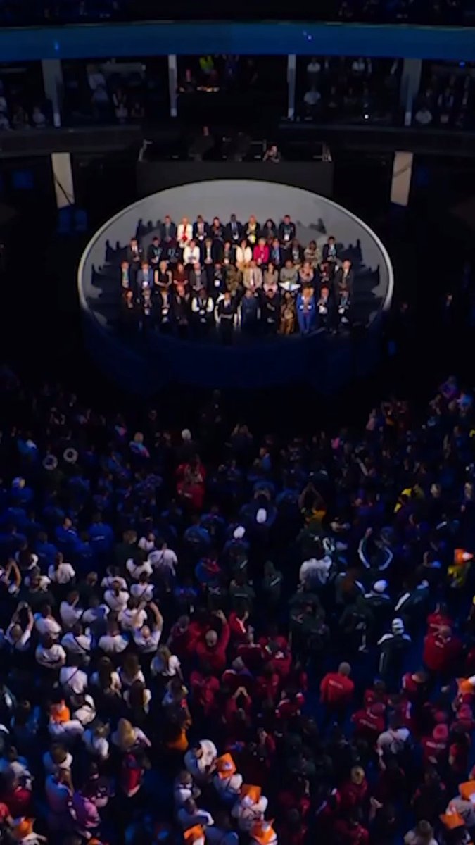 Prince Williamโs uncle Prince Edward stepped into the spotlight at the Commonwealth Games Opening Ceremony in Glasgow in his role as Duke of Edinburgh ๐ ๐ด๓ ง๓ ข๓ ณ๓ ฃ๓ ด๓ ฟ At 62, Edward bears a strong resemblance to both his mother Queen Elizabeth II and father Prince Philip - with the public speaking skills to match! ๐ฝ๏ธ: #royalfamily