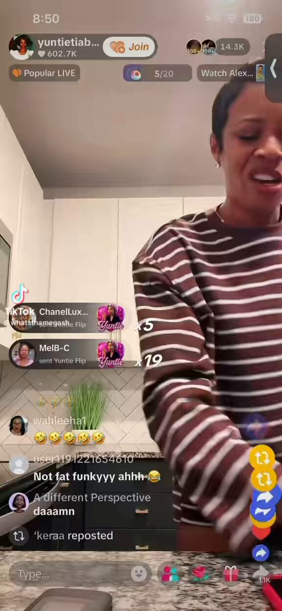 Yuntie on live cussing DreBaby out 😭😭😭