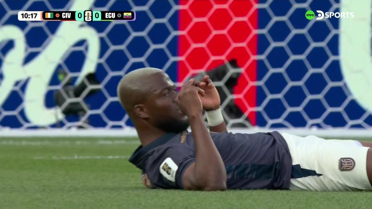 Estoy llorando,es el peor 9 del planeta.